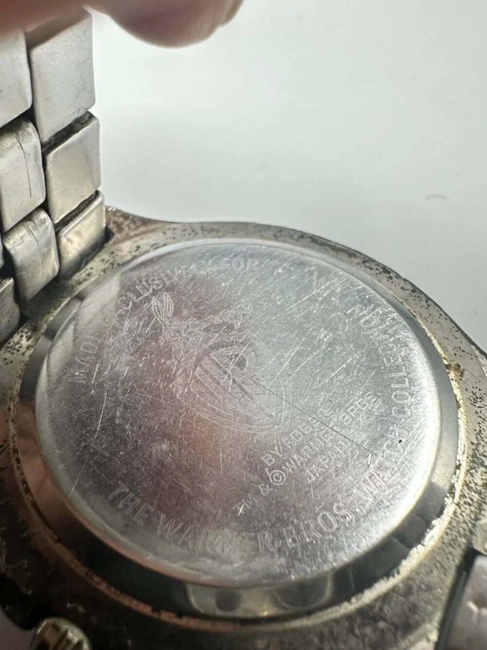 VTG. Warner Brothers Taz Watch Men Silver Tone Dark Gray Dial New Battery 6.75
